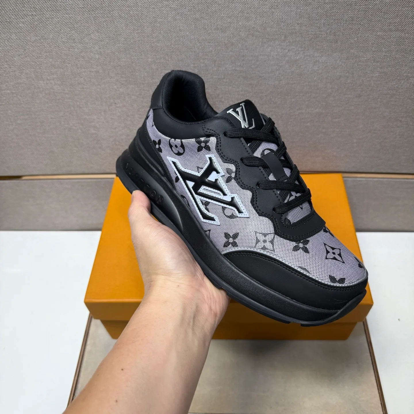 ⬛️Men's shoes 💰p442 [LV～] Men's casual shoes 2025z cabinet sales simultaneously 🔶Size: 38-44#️⃣ 🔷2 colors🔜The upper is made of multi-material splicing➕Mesh lining, comfortable and breathable, sole: original comfortable and wear-resistant outsole, ⚠️real thing📱photographed🎬real thing is better📢📢📢